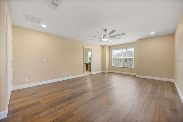 Empty room, Interior, Recessed Lighting, Wood Texture Flooring
