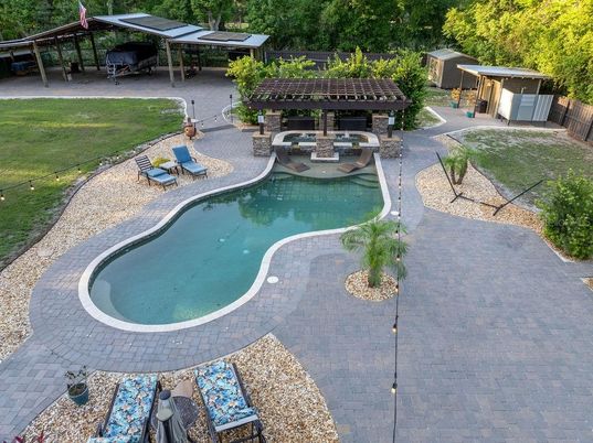Exterior, Pool