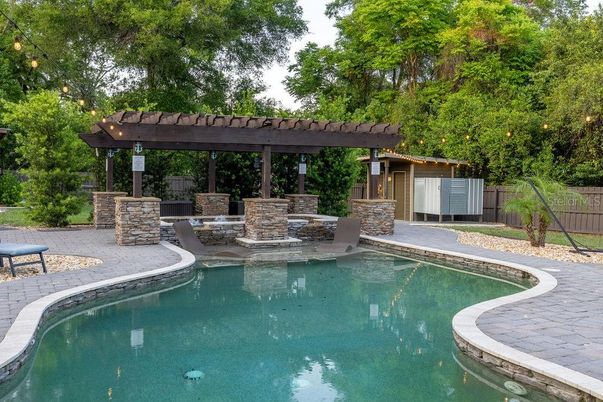 Exterior, Pool