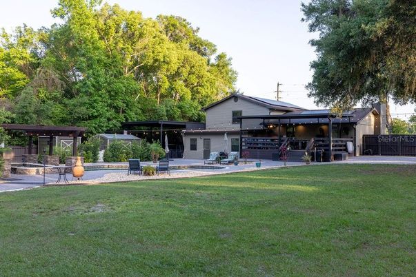 Backyard, Exterior