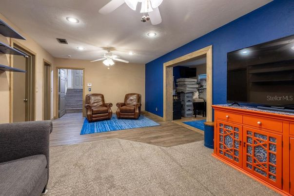 Interior, Recessed Lighting, Wood Texture Flooring