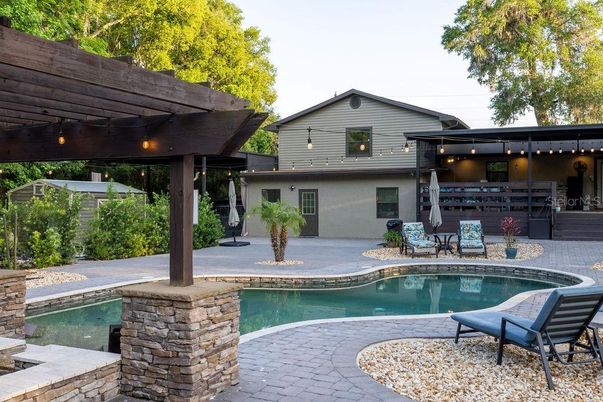 Exterior, Pool