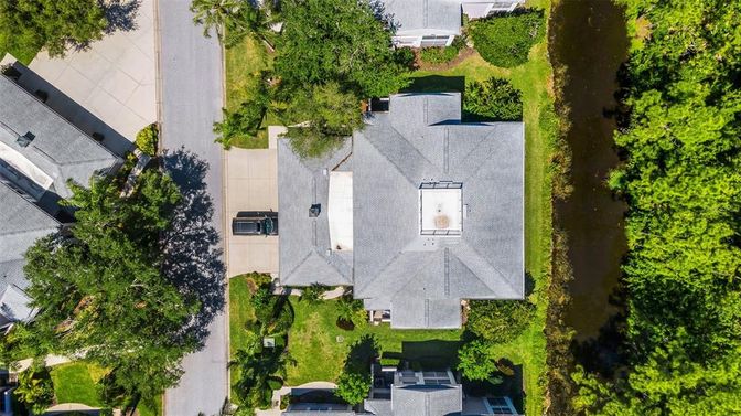 Exterior, Drone
