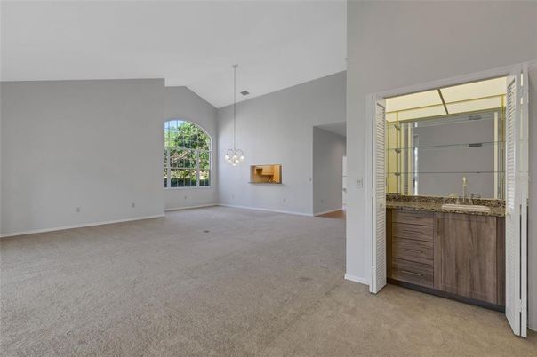 Empty room, Interior, Pendant Lights