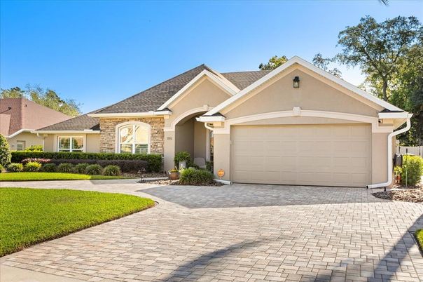 Attached, Exterior, Facade, Brick Traditional