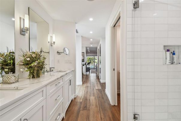 Interior, Recessed Lighting, Wood Texture Flooring