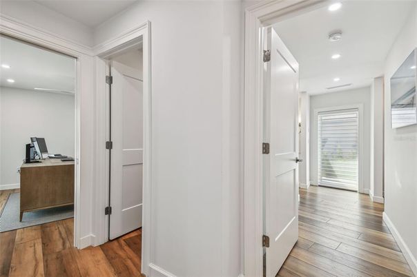 Home Office, Interior, Recessed Lighting, Wood Texture Flooring