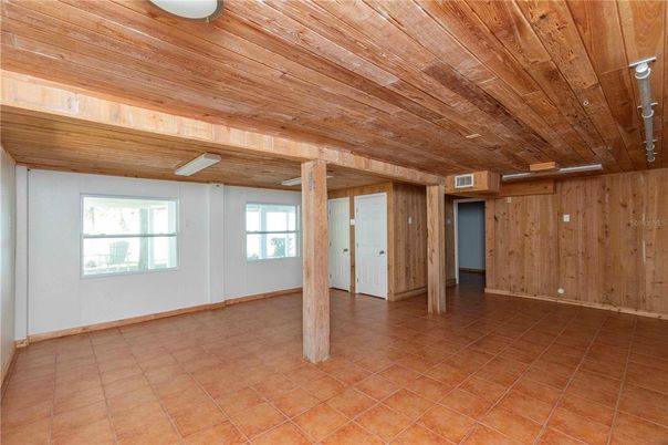 Empty room, Interior, Wooden Ceilings, Wooden Walls