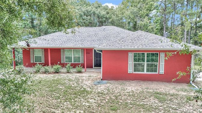 Exterior, Facade, Ranch