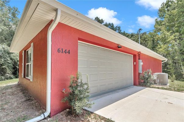 Detached Garage, Exterior