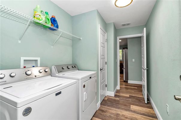 Interior, Utility Closets, Washer, Wood Texture Flooring