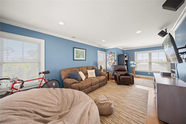 Bedroom, Interior, Living room, Recessed Lighting, Wood Texture Flooring