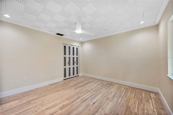 Empty room, Interior, Recessed Lighting, Wood Texture Flooring