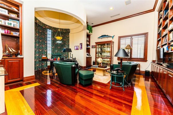 Interior, Living room, Pendant Lights, Recessed Lighting, Wood Texture Flooring