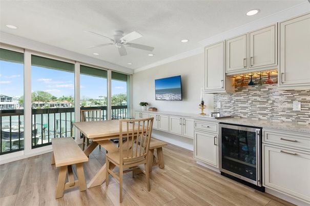 Dining room, Interior, Kitchen, Recessed Lighting, Wood Texture Flooring