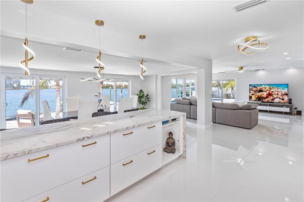 Dining room, Interior, Living room, Pendant Lights, Recessed Lighting, Water