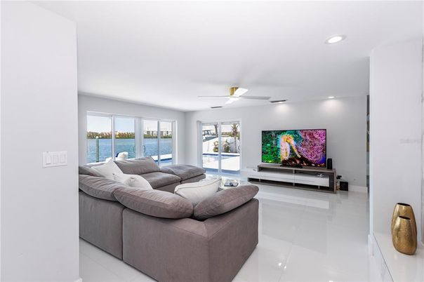 Interior, Living room, Recessed Lighting, Water