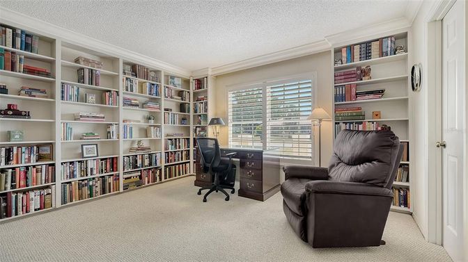Home Office, Interior