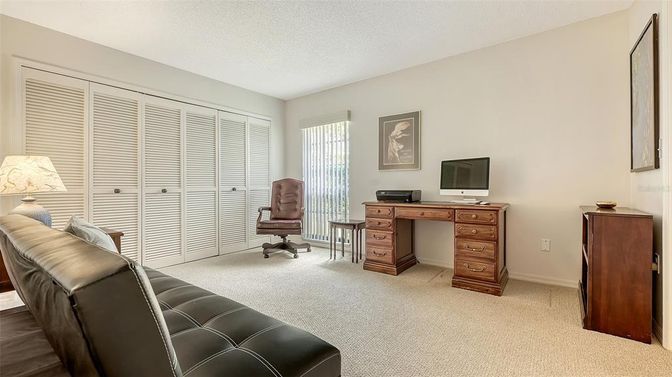 Home Office, Interior