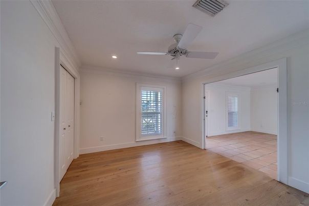 Empty room, Interior, Recessed Lighting, Wood Texture Flooring