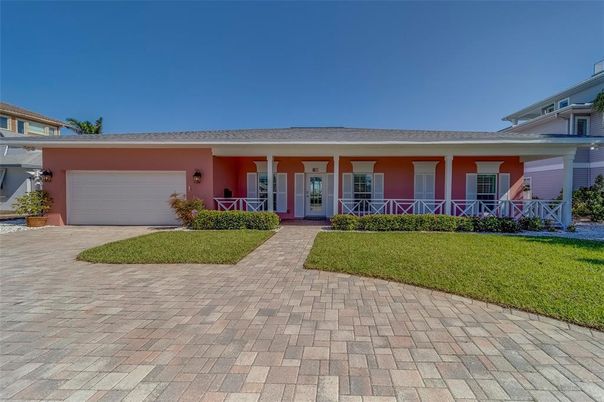 Attached, Exterior, Facade, Ranch