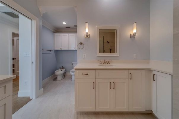 Bathroom, Dual Sink Vanities, Interior, Recessed Lighting