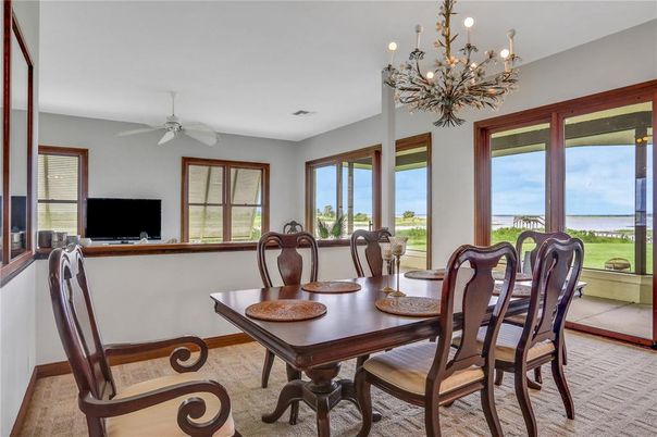Chandelier, Dining room, Interior