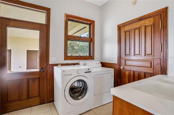 Interior, Washer