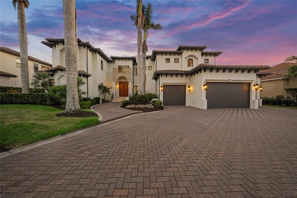 Attached, Exterior, Facade, Mediterranean