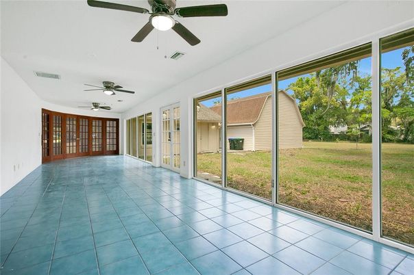 Empty room, Interior, Sun Room