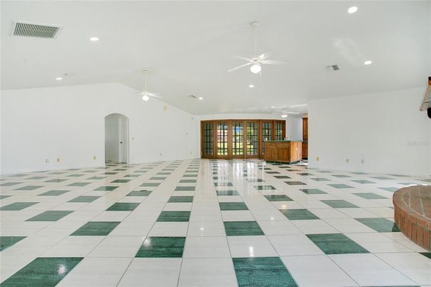 Empty room, Interior, Recessed Lighting