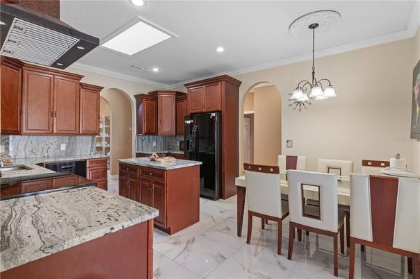 Chandelier, Dining room, Interior, Kitchen, Marble, Pendant Lights, Recessed Lighting