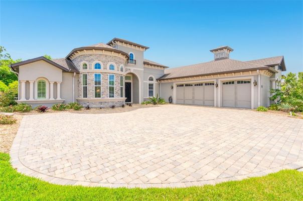 Attached, Exterior, Facade, Mediterranean