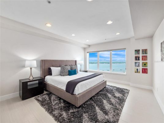 Bedroom, Interior, Recessed Lighting, Water