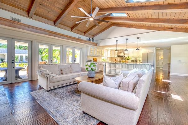 Interior, Kitchen, Living room, Pendant Lights, Wooden Beams, Wooden Ceilings, Wood Texture Flooring