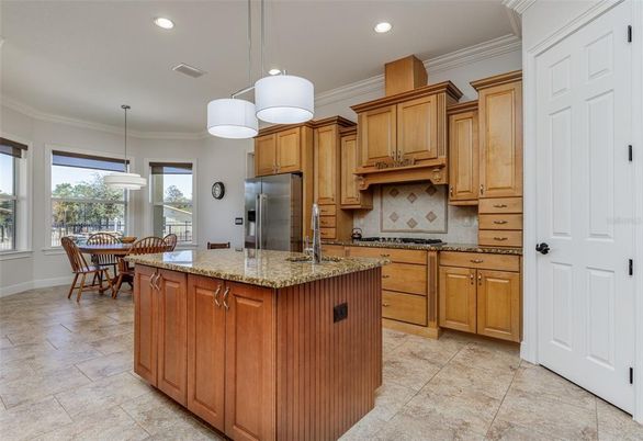 Dining room, Interior, Kitchen, Pendant Lights, Recessed Lighting, Stainless Steel Appliances