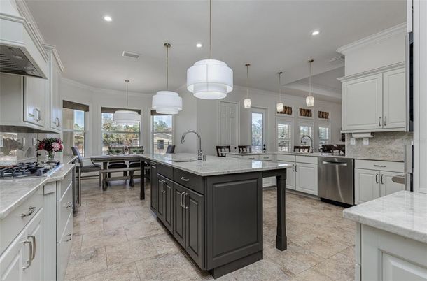 Dining room, Interior, Kitchen, Pendant Lights, Recessed Lighting, Stainless Steel Appliances