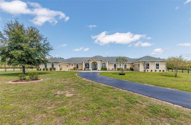 Backyard, Exterior, Facade, Ranch