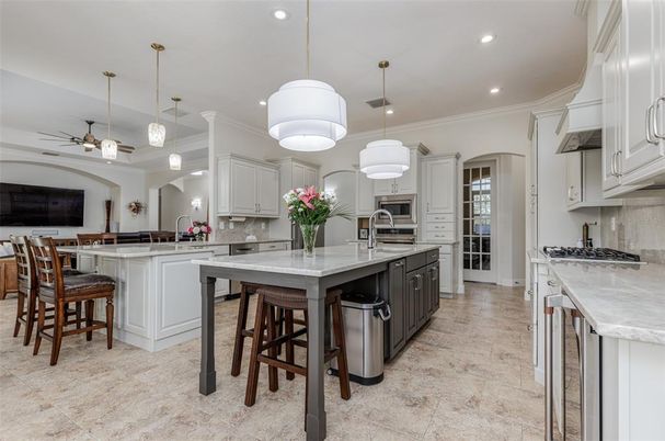 Interior, Kitchen, Pendant Lights, Recessed Lighting, Stainless Steel Appliances