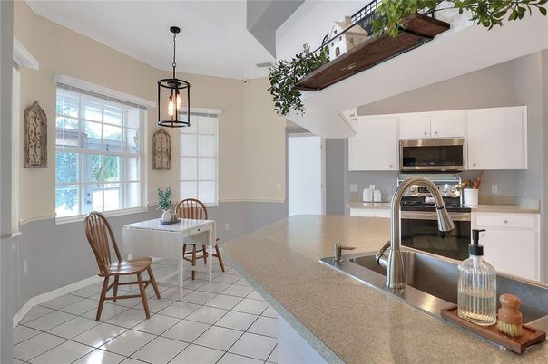 Dining room, Interior, Kitchen, Pendant Lights, Stainless Steel Appliances
