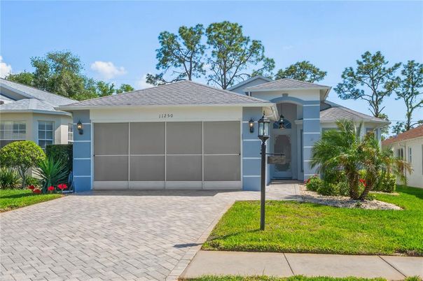 Attached, Exterior, Facade, Ranch