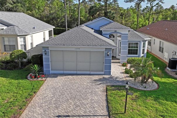 Attached, Exterior, Facade, Ranch