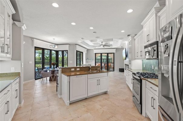 Chandelier, Dining room, Interior, Kitchen, Recessed Lighting