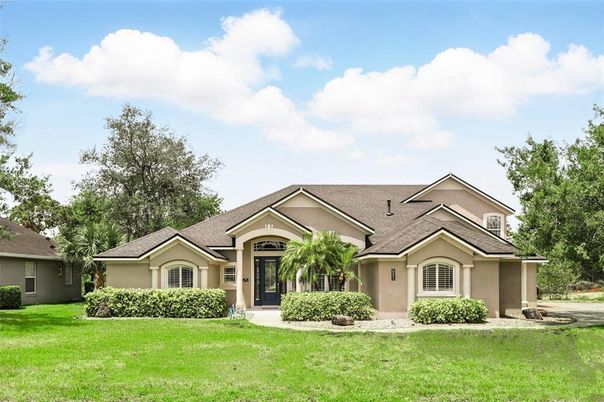 Backyard, Exterior, Facade, Ranch