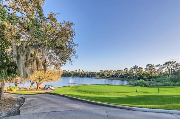 Exterior, Lake