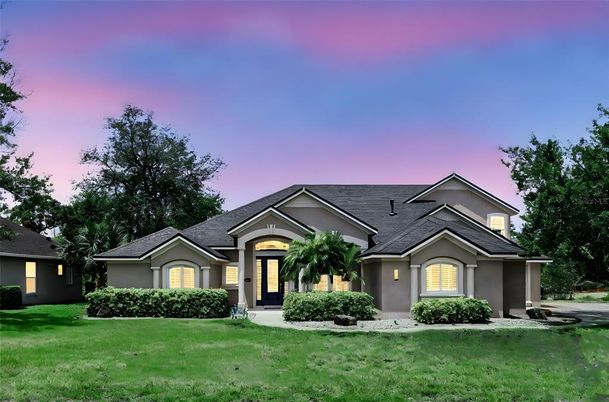 Backyard, Exterior, Facade, Ranch