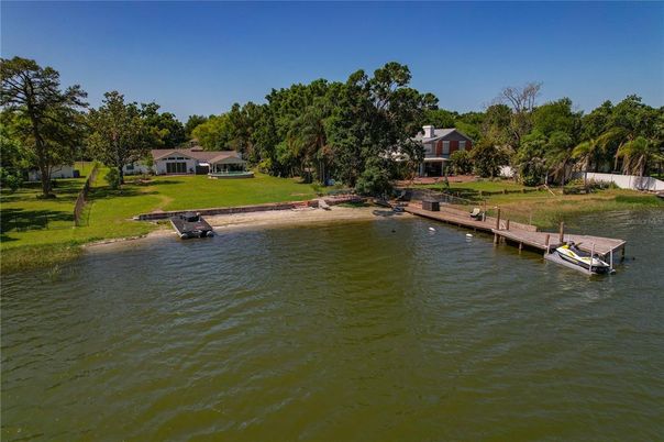 Exterior, Lake