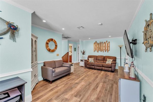 Interior, Living room, Recessed Lighting, Wood Texture Flooring