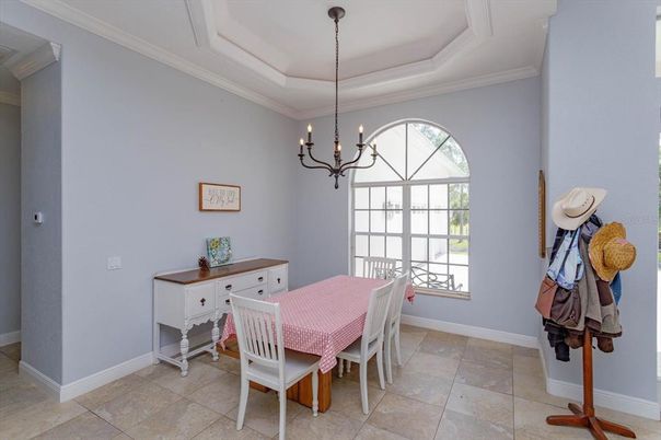 Chandelier, Dining room, Interior