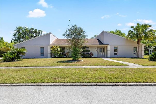 Backyard, Exterior, Facade, Ranch